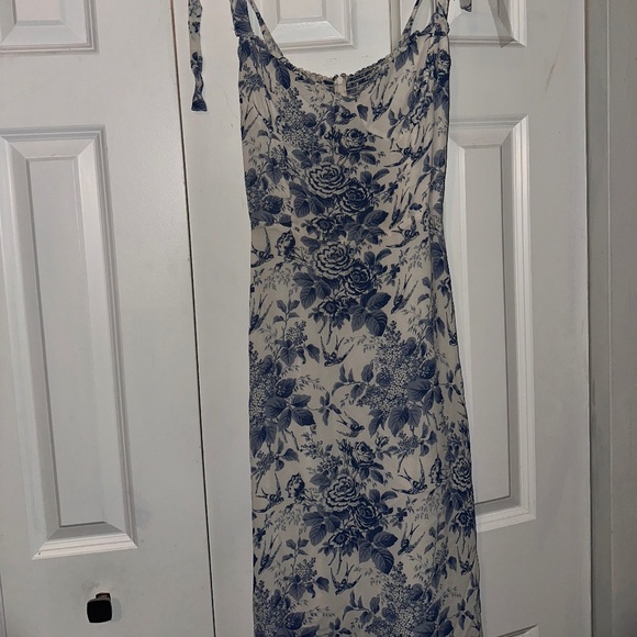 Reformation Nikita Dress - Blue and White Floral - Picture 4 of 5